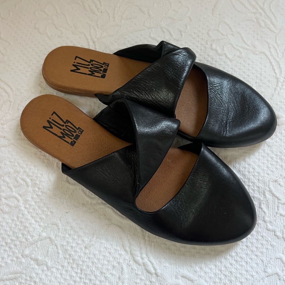 New! Miz Mooz Blakely black slip on flat mules size 37 (6.5/7 US) NWOT